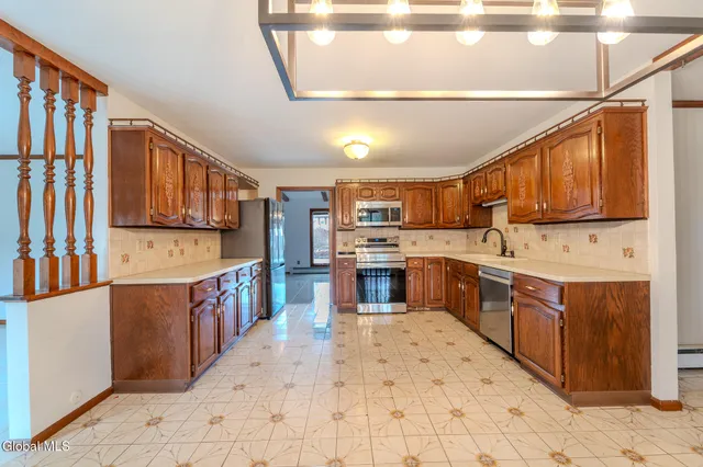 $614,999 | 15 Huntleigh Drive, Colonie, NY 12211