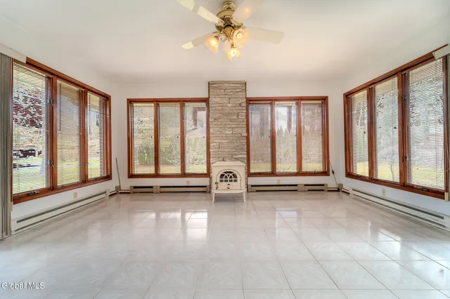 $614,999 | 15 Huntleigh Drive, Colonie, NY 12211