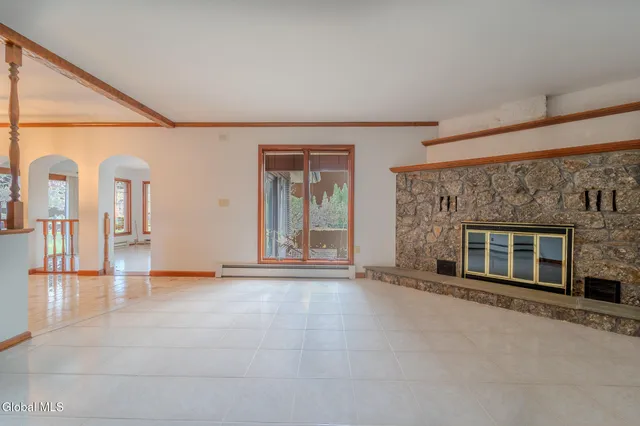 $614,999 | 15 Huntleigh Drive, Colonie, NY 12211