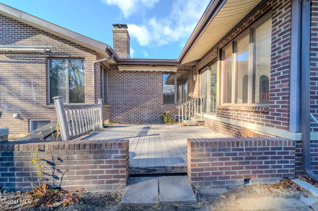 $614,999 | 15 Huntleigh Drive, Colonie, NY 12211