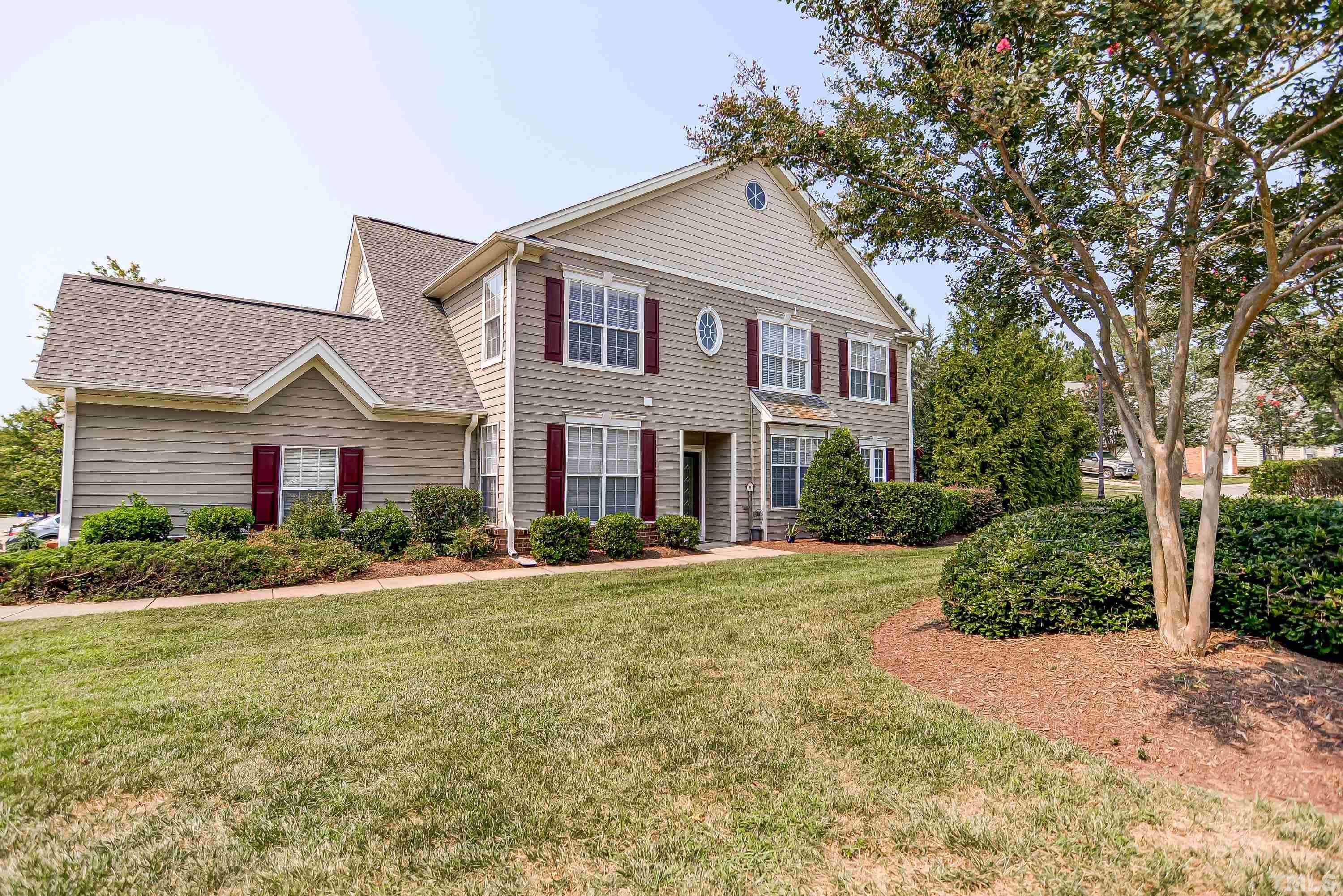 11202 Maplecroft Court Raleigh, NC 27617 - Photo 2 of 21 Gallery Image 2