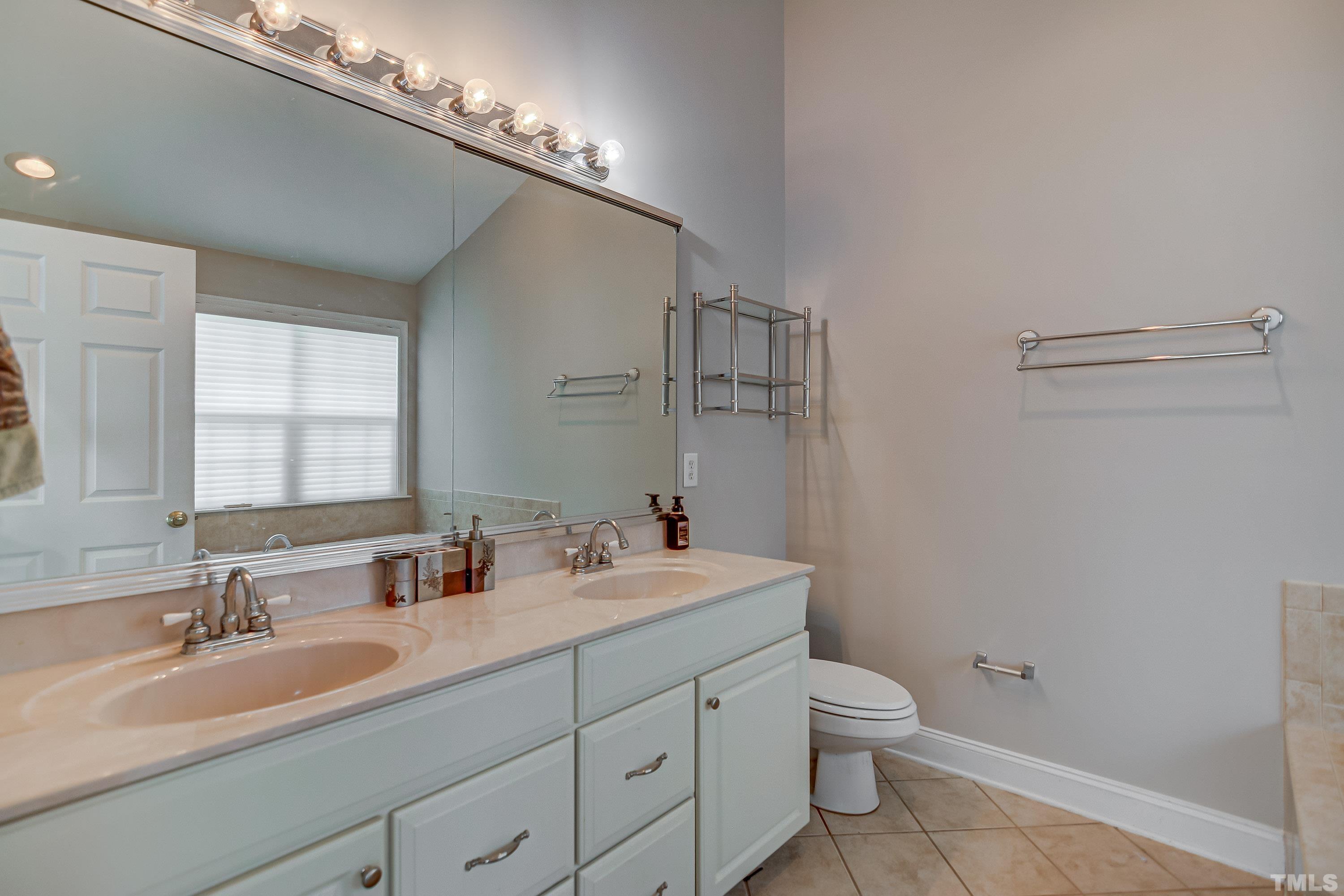 11202 Maplecroft Court Raleigh, NC 27617 - Photo 15 of 21 Gallery Image 15