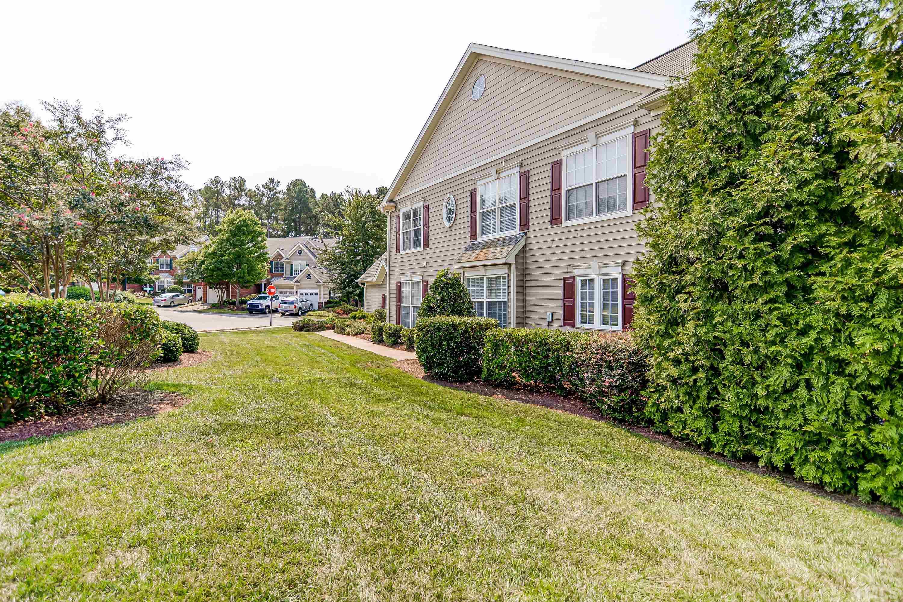 11202 Maplecroft Court Raleigh, NC 27617 - Photo 3 of 21 Gallery Image 3