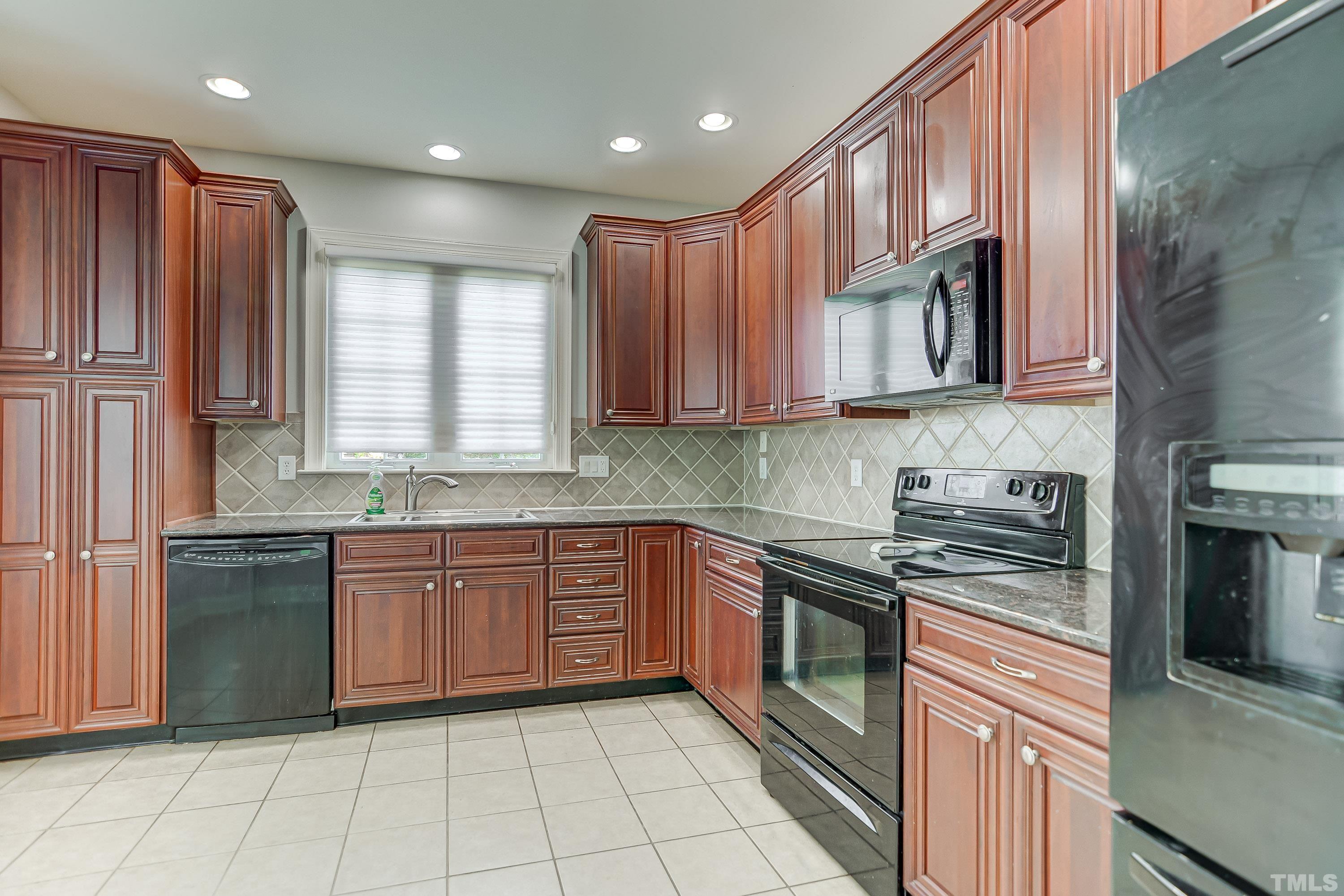 11202 Maplecroft Court Raleigh, NC 27617 - Photo 9 of 21 Gallery Image 9