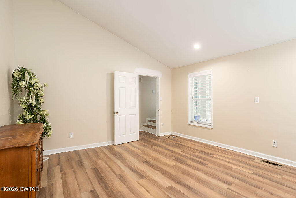 7 Timberlake Drive Jackson, TN 38305 - Photo 18 of 38 an empty room with windows and closet