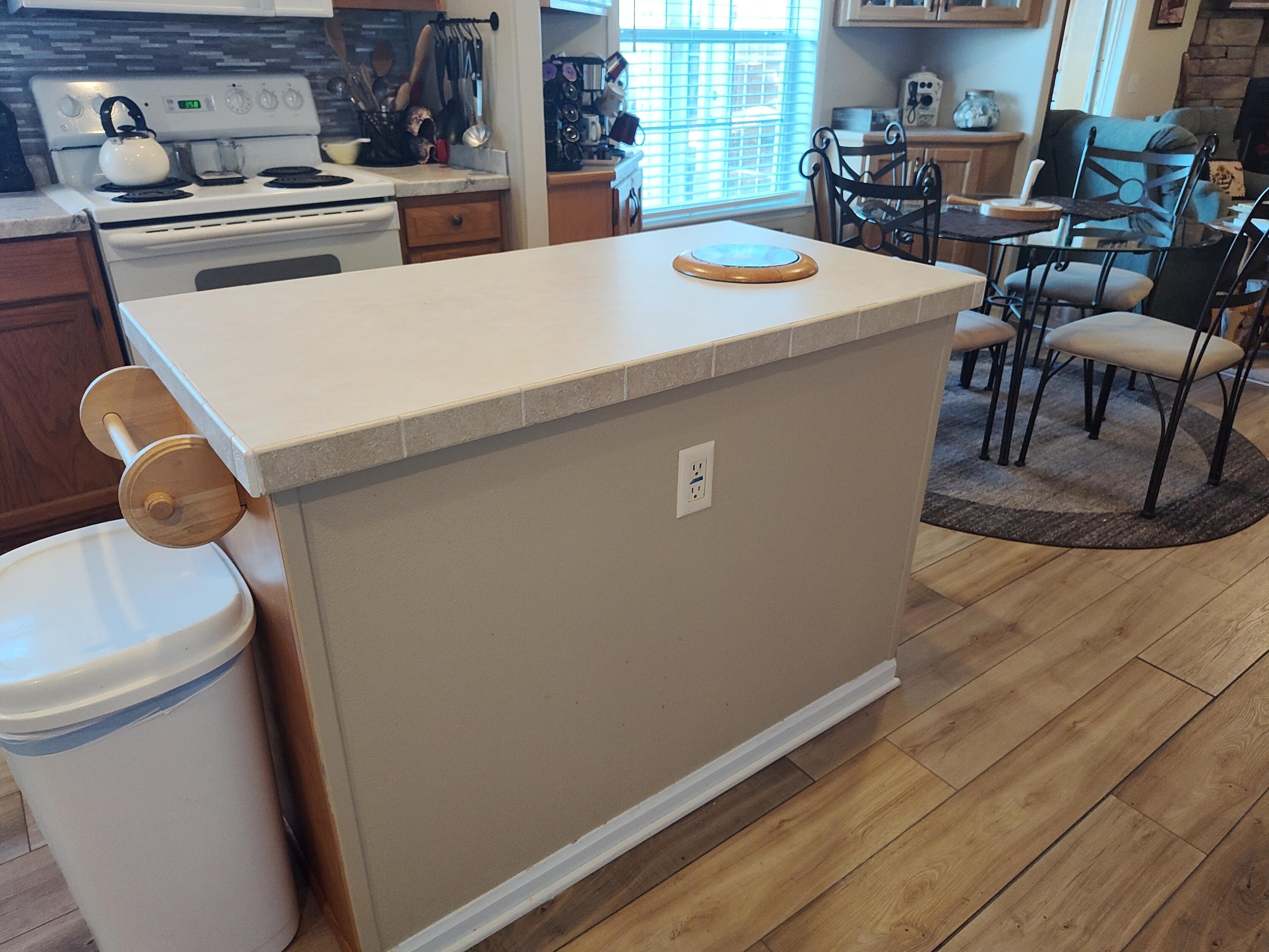 1672 East 355th Road Bolivar, MO 65613 - Photo 27 of 92 Island & casual dining