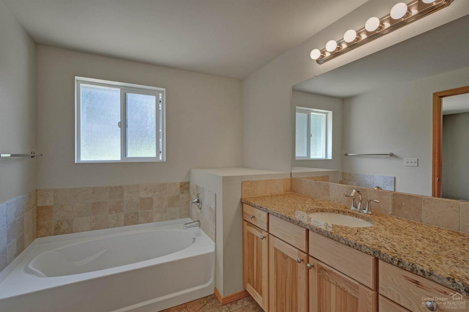60182 Navajo Road Bend, OR 97702 - Photo 13 of 25 Additional Photo