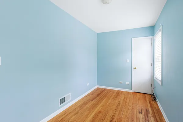 $2,500 | 5557 South Kildare Avenue, Chicago, IL 60629