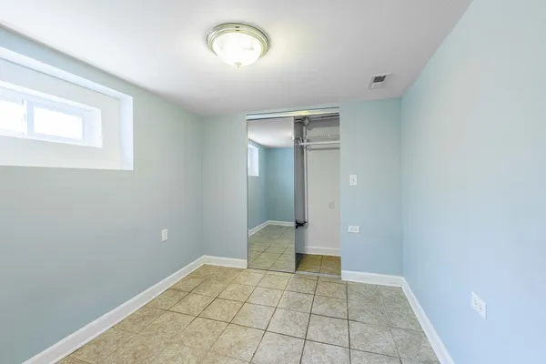 $2,500 | 5557 South Kildare Avenue, Chicago, IL 60629