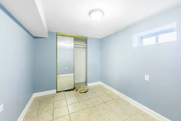 $2,500 | 5557 South Kildare Avenue, Chicago, IL 60629
