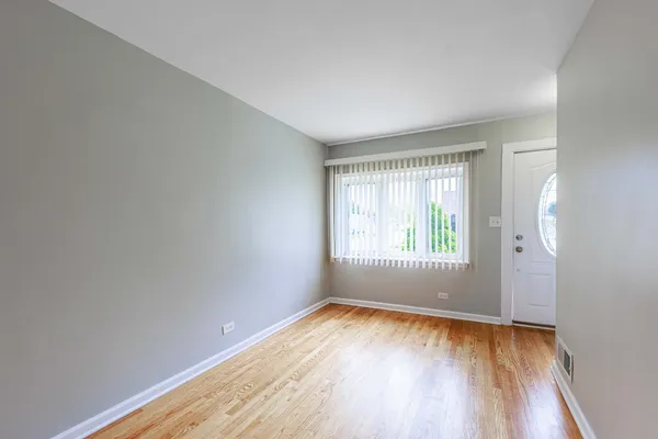 $2,500 | 5557 South Kildare Avenue, Chicago, IL 60629