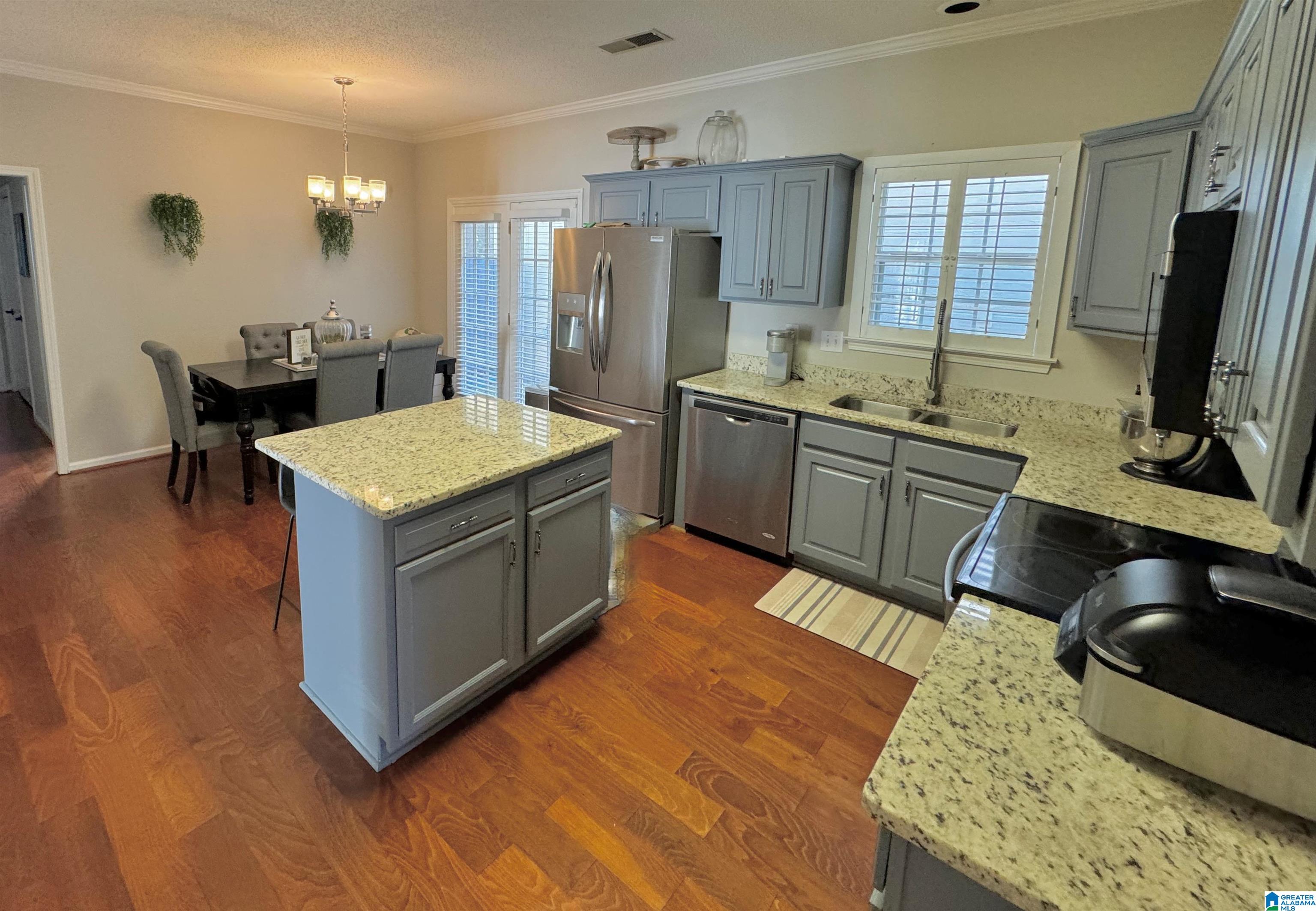 268 Warwick Lane Alabaster, AL 35007 - Photo 2 of 19