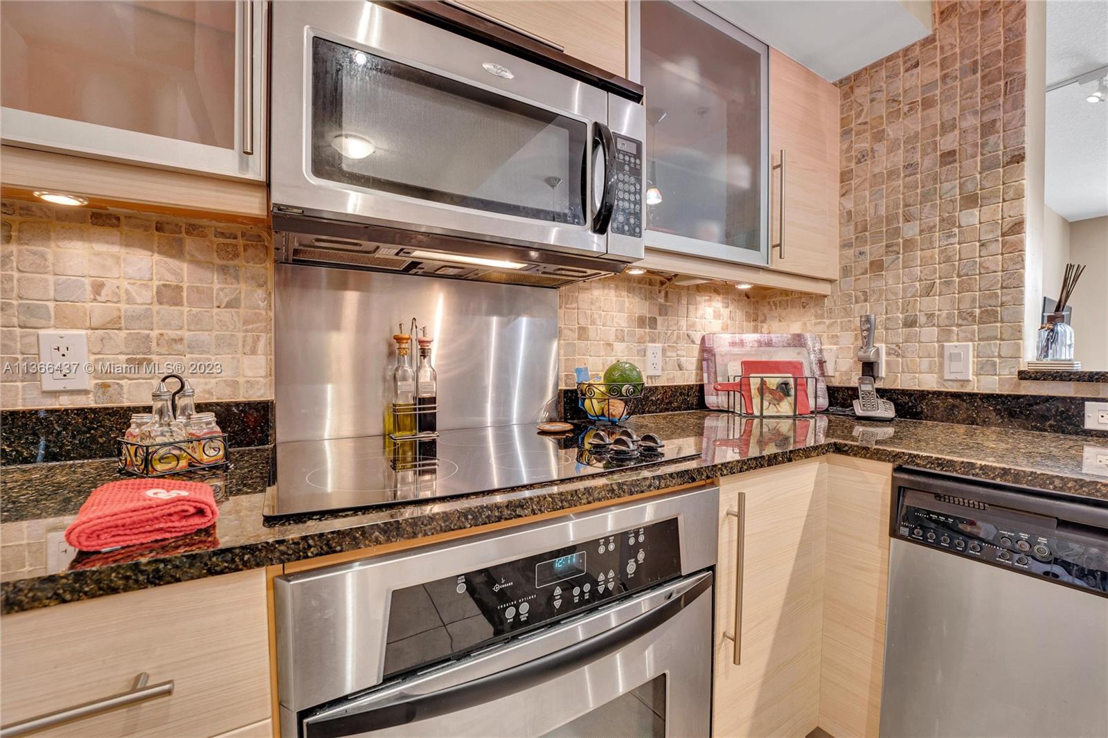 888 Douglas Road, Unit 202 Coral Gables, FL 33134 - Photo 31 of 41