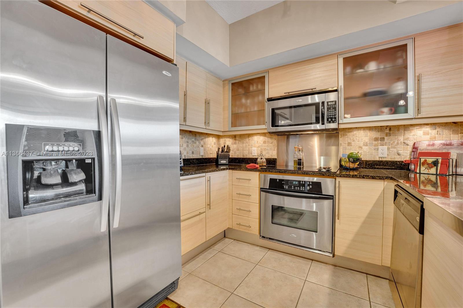 888 Douglas Road, Unit 202 Coral Gables, FL 33134 - Photo 33 of 41