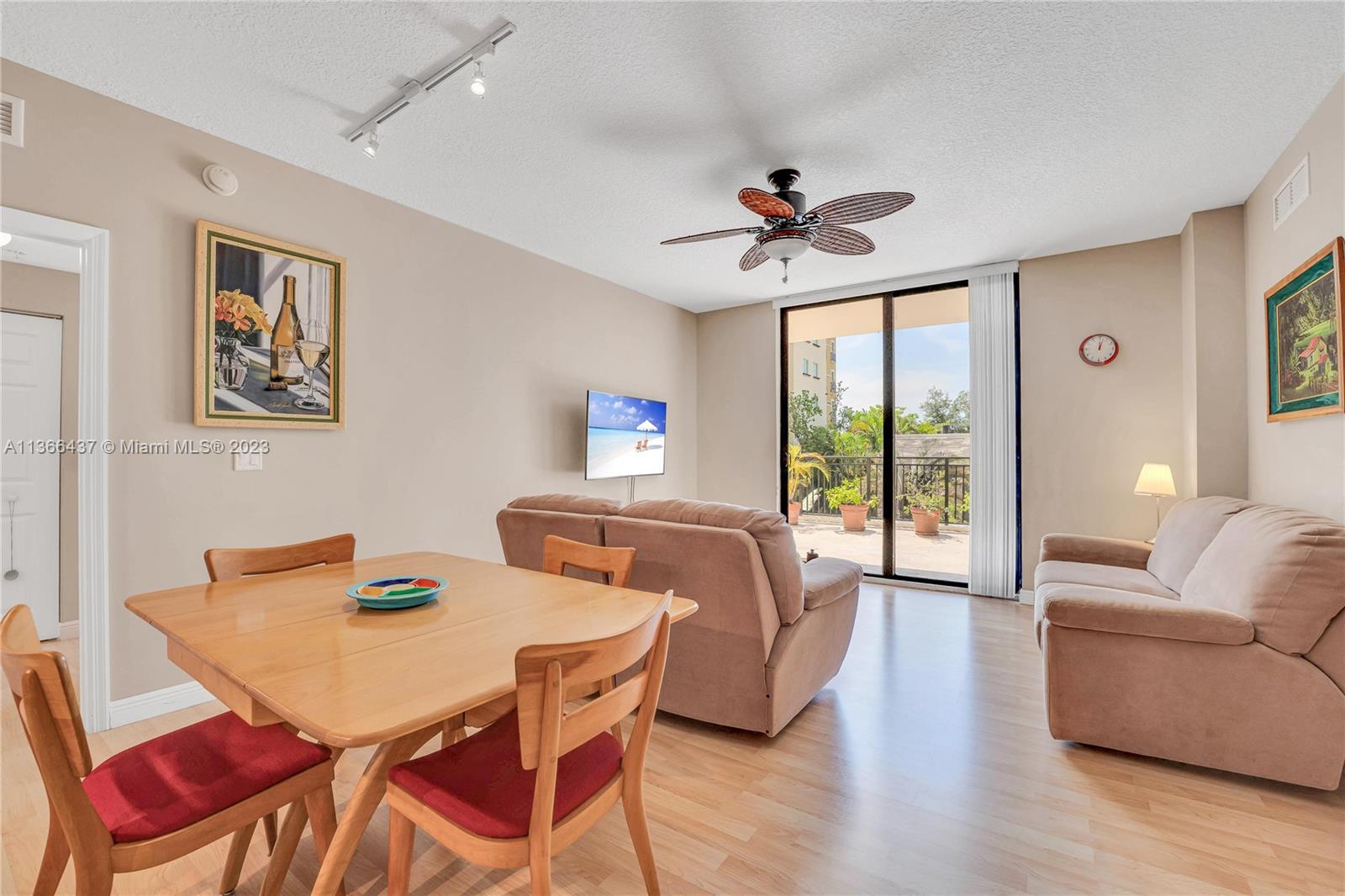 888 Douglas Road, Unit 202 Coral Gables, FL 33134 - Photo 6 of 41