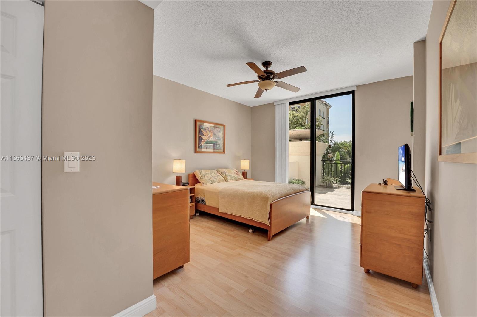 888 Douglas Road, Unit 202 Coral Gables, FL 33134 - Photo 7 of 41