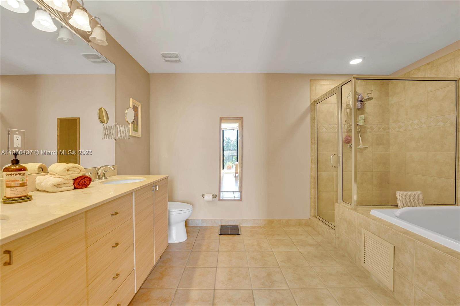 888 Douglas Road, Unit 202 Coral Gables, FL 33134 - Photo 10 of 41