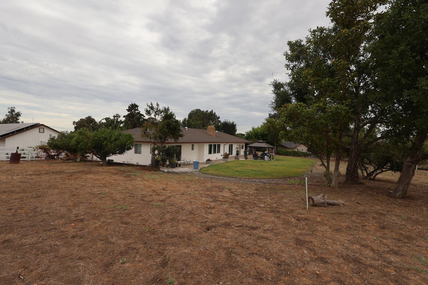 307 Mansfield Road Hollister, CA 95023 - Photo 18 of 47