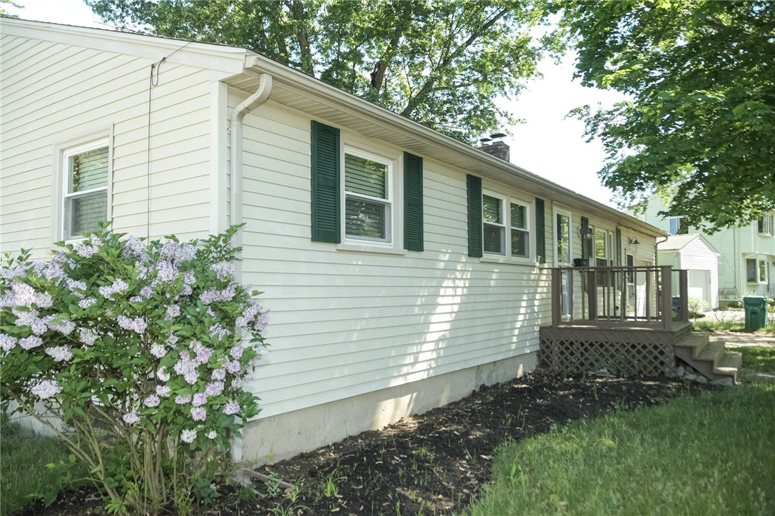23 Perkins Street Warwick, RI 02886 - Photo 14 of 32