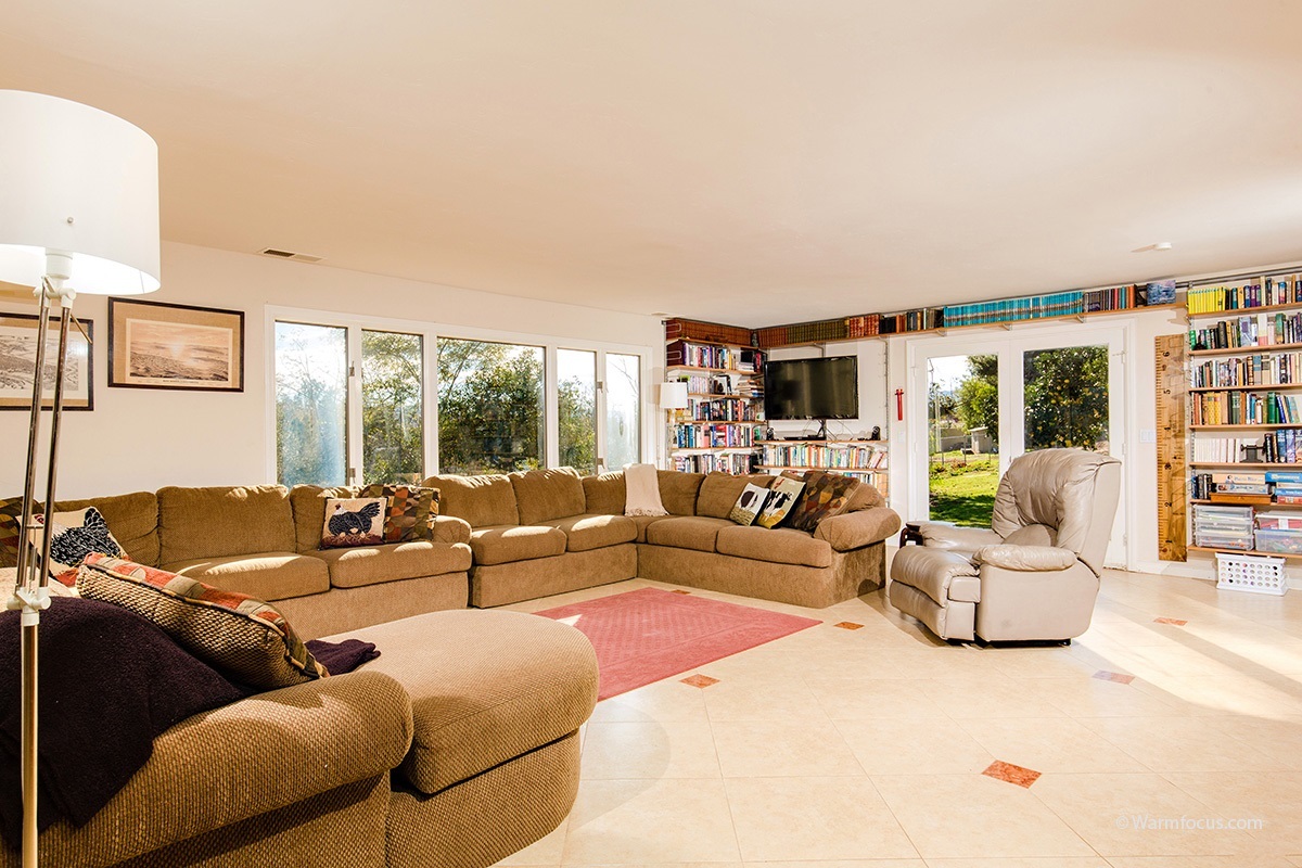13917 Maxfield Road Jamul, CA 91935 - Photo 4 of 25 Living Room