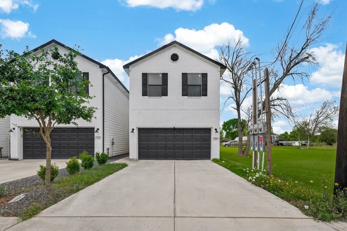 9724 Racine Street Houston, TX 77029 - Photo 1 of 27