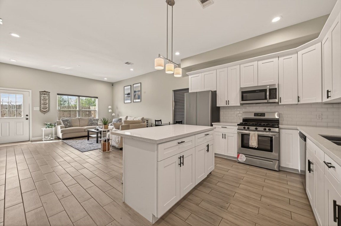 9724 Racine Street Houston, TX 77029 - Photo 11 of 27