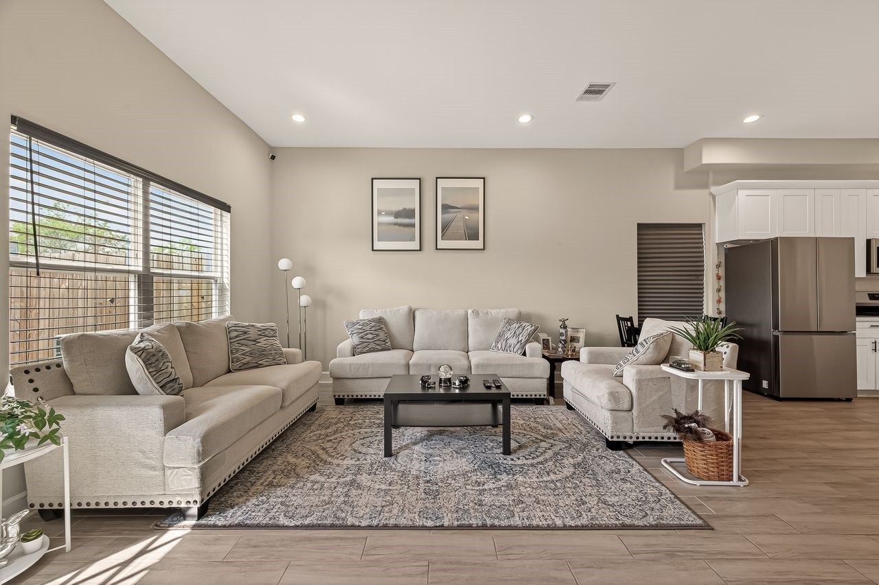 9724 Racine Street Houston, TX 77029 - Photo 3 of 27