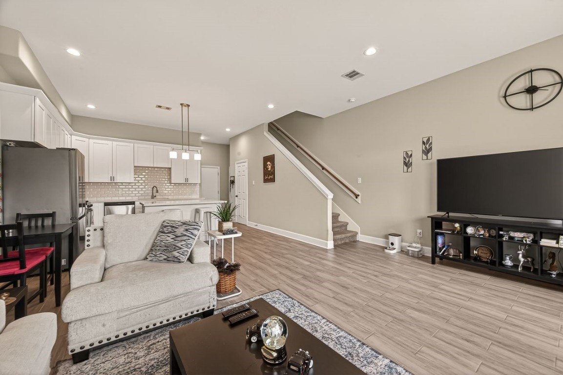 9724 Racine Street Houston, TX 77029 - Photo 5 of 27