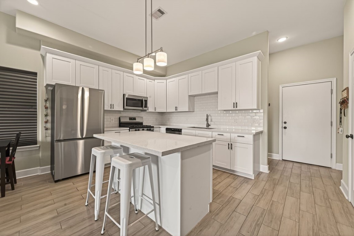 9724 Racine Street Houston, TX 77029 - Photo 6 of 27