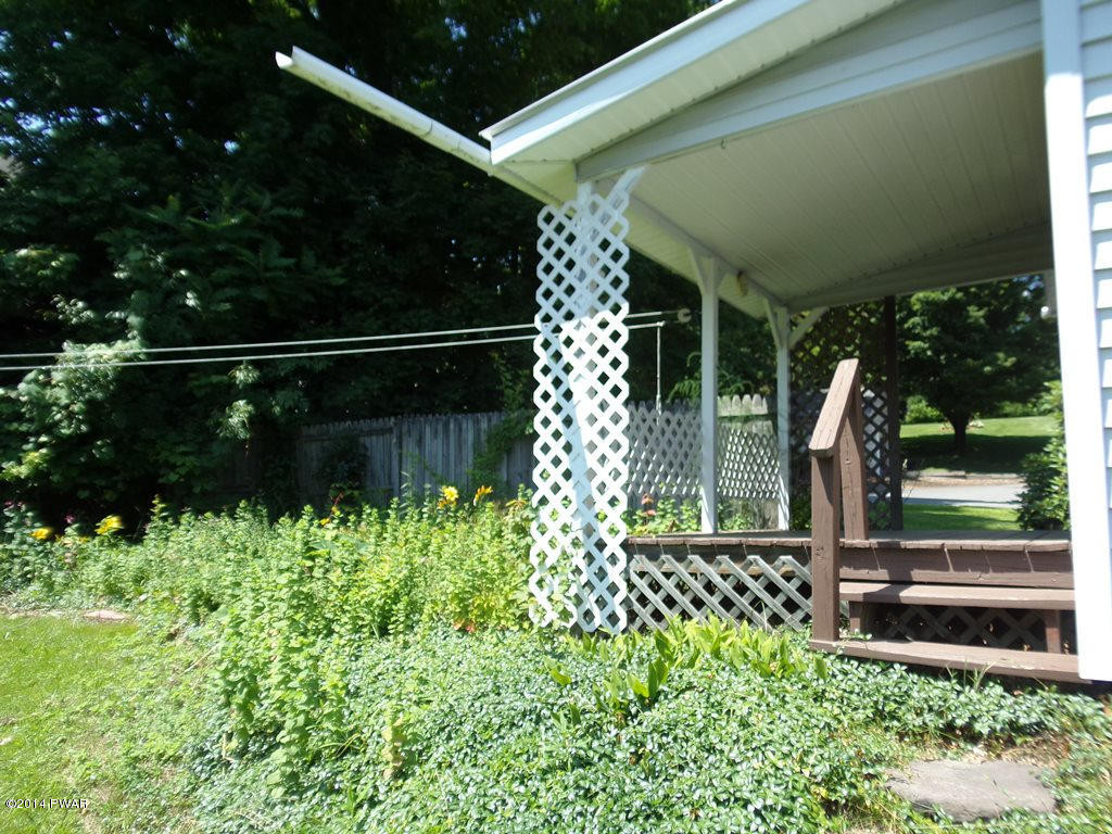 618 Sterling Road Sterling, PA 18463 - Photo 4 of 23