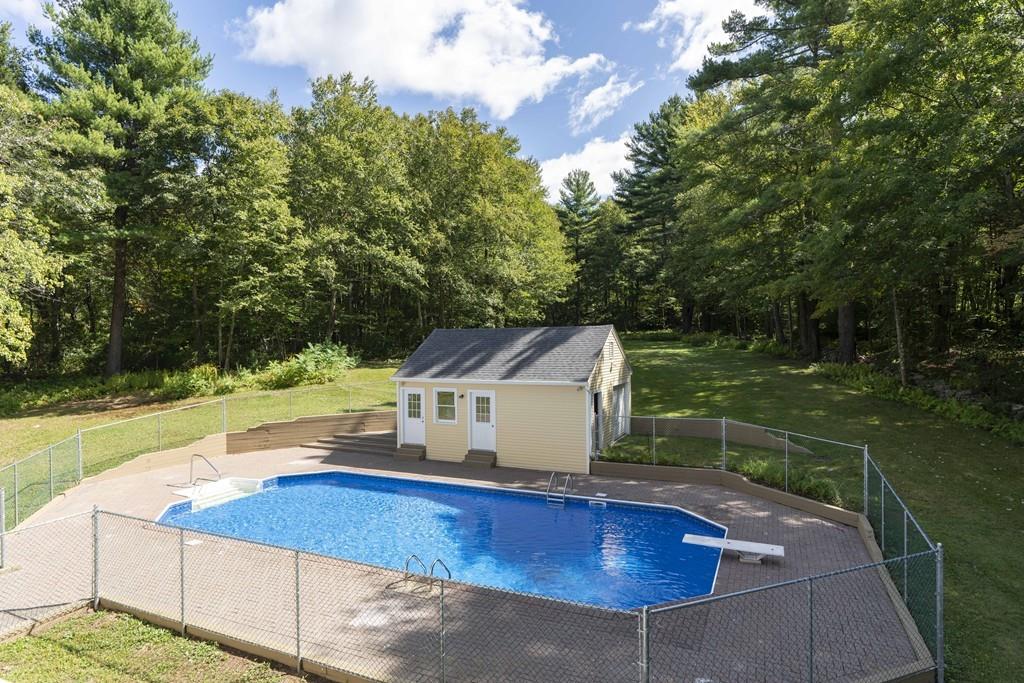 135 Flagg Road East Brookfield, MA 01515 - Photo 4 of 33 Gallery Image 4
