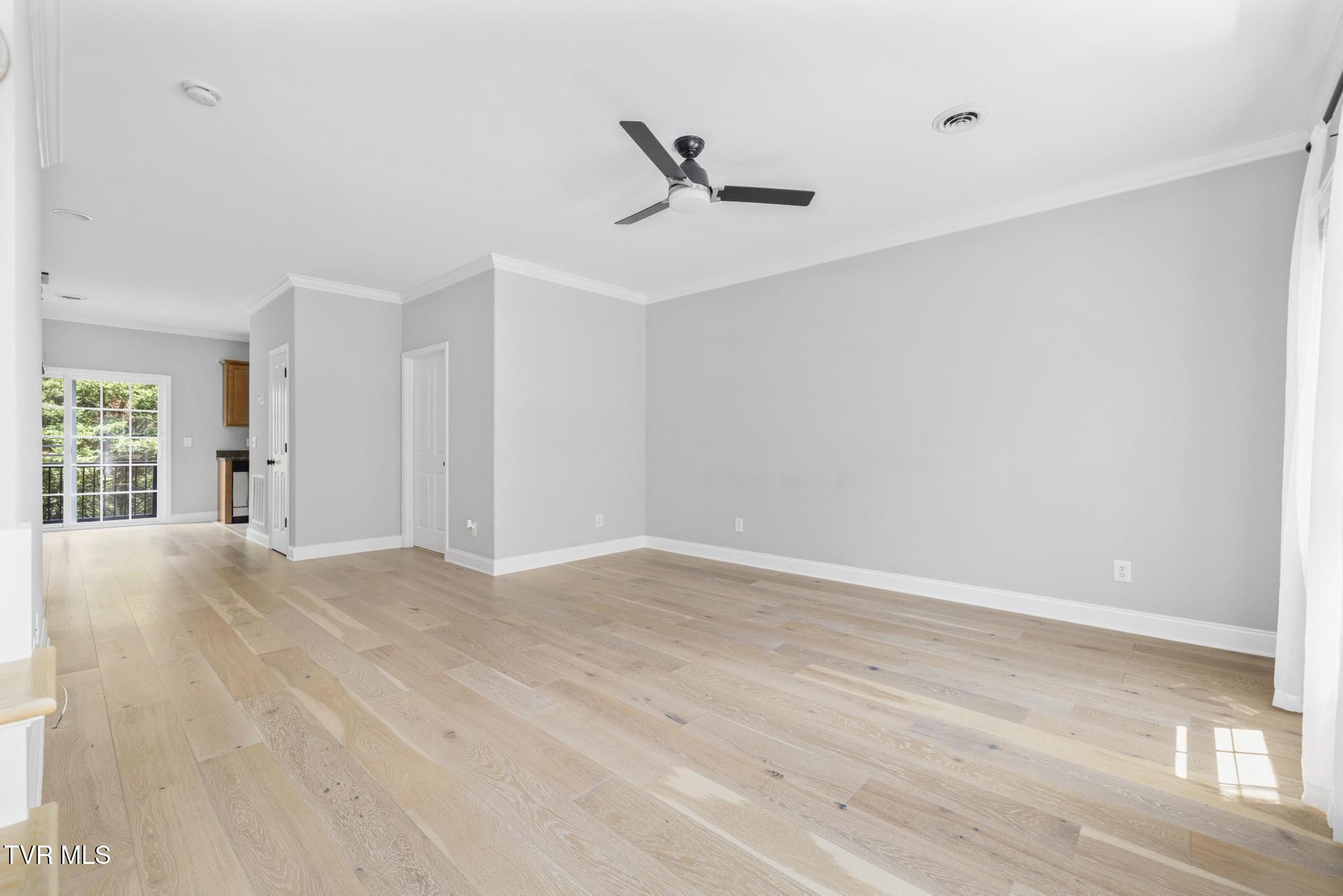 601 West Mountainview Road, Unit 203 Johnson City, TN 37604 - Photo 3 of 34 IMG_2363