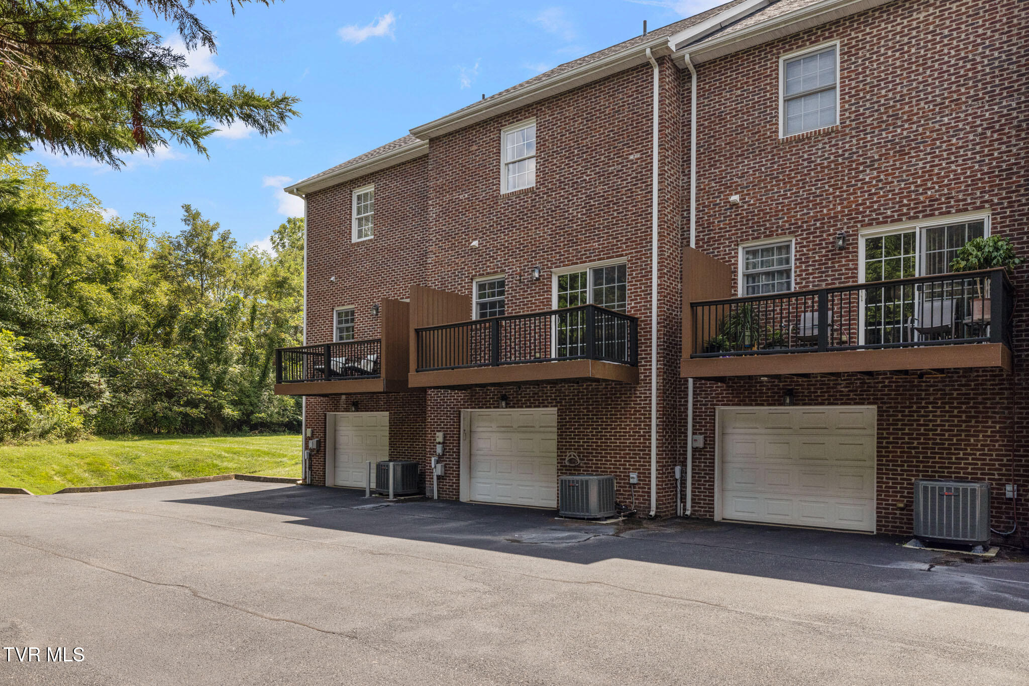 601 West Mountainview Road, Unit 203 Johnson City, TN 37604 - Photo 33 of 34 IMG_2539
