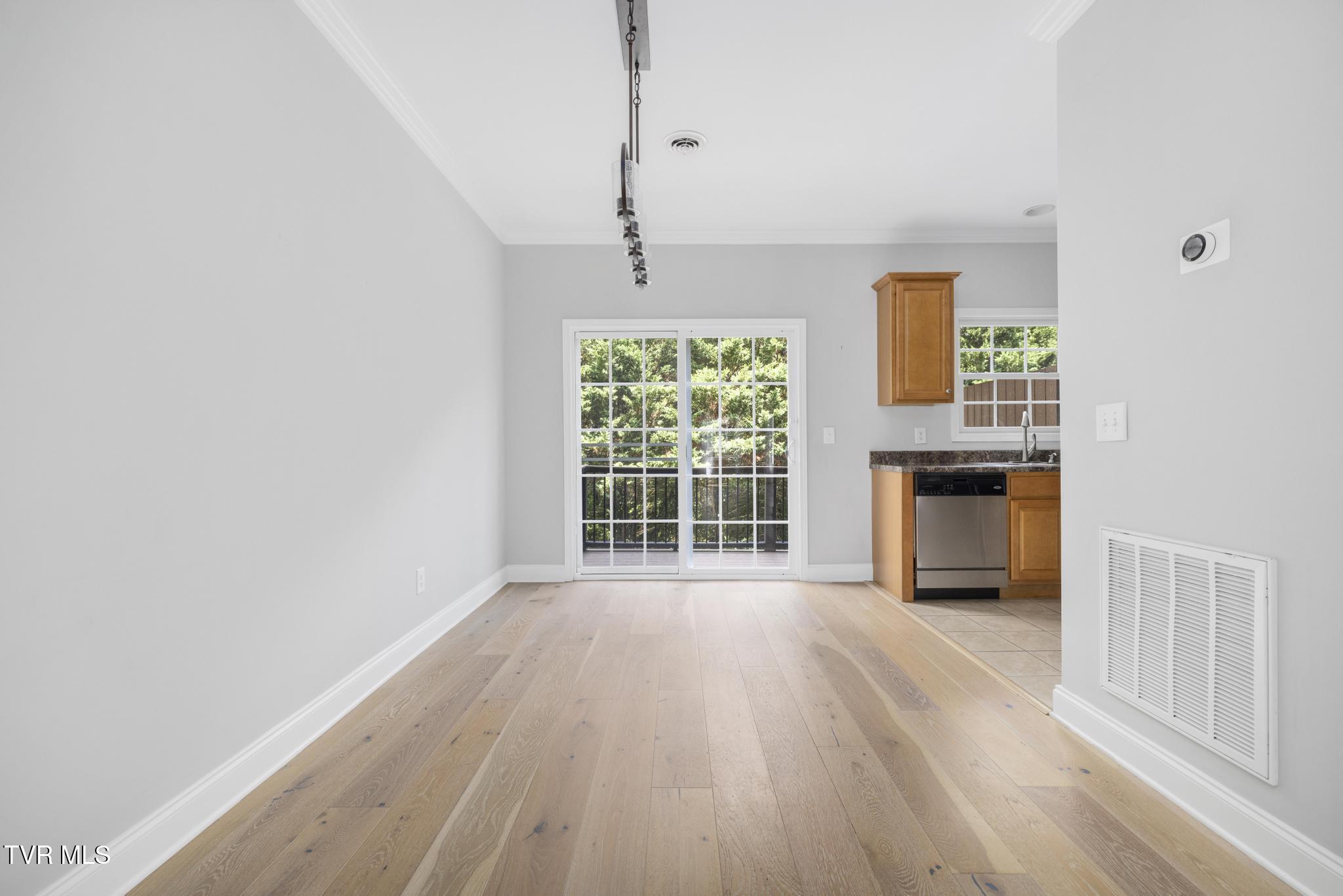 601 West Mountainview Road, Unit 203 Johnson City, TN 37604 - Photo 10 of 34 IMG_2418