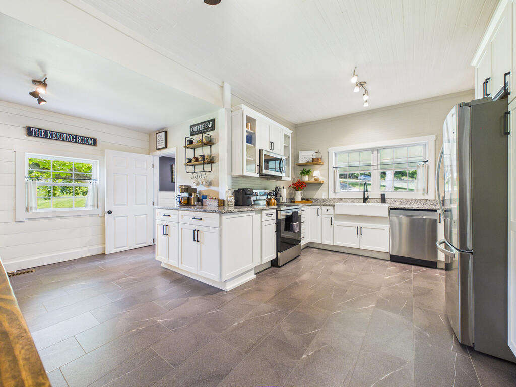 1038 Jarrett Road Hayesville, NC 28904 - Photo 16 of 61 Gallery Image 16