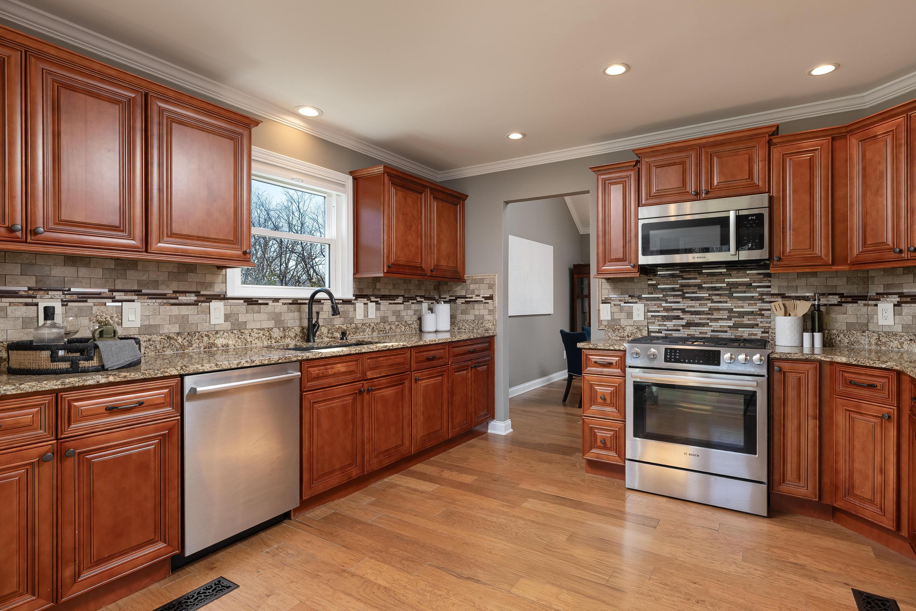 5977 Crestview Drive Hixson, TN 37343 - Photo 15 of 59 2025_02_February_5977_Crestview_Dr_0016