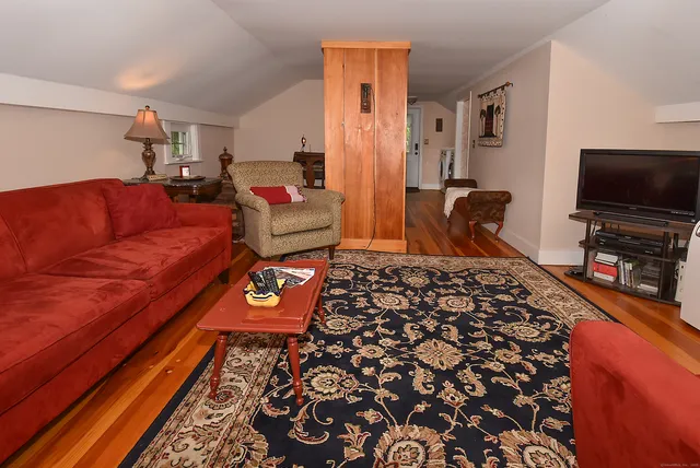 $335,000 | 256 Park Avenue, Bloomfield, CT 06002