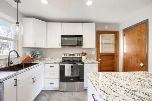 $369,900 | 16088 Jordan Avenue Southeast, Prior Lake, MN 55372
