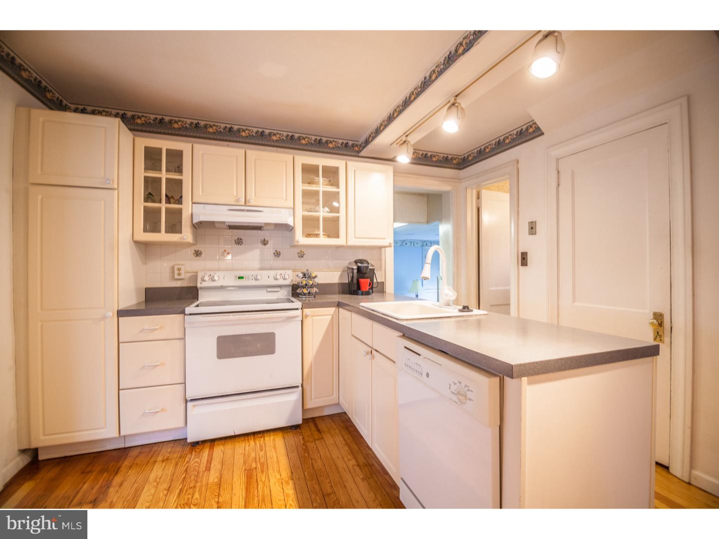 1131 Old Lancaster Road Berwyn, PA 19312 - Photo 10 of 23 Kitchen