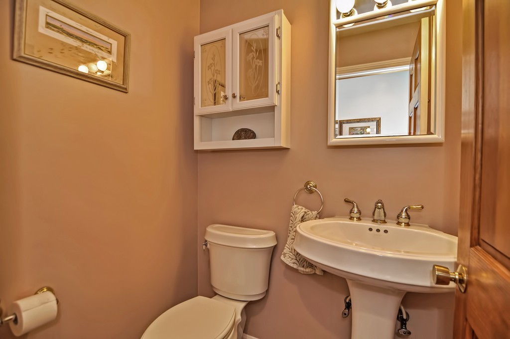 100 Narrows Road Freetown, MA 02702 - Photo 9 of 29 Gallery Image 9