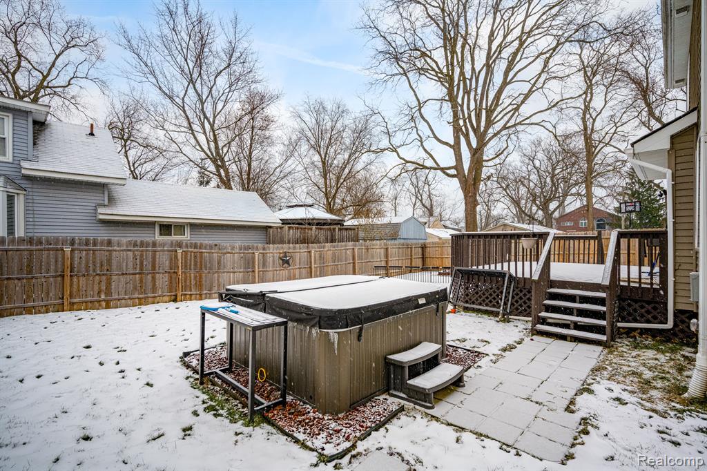 1307 South Cass Lake Road Waterford, MI 48328 - Photo 8 of 43