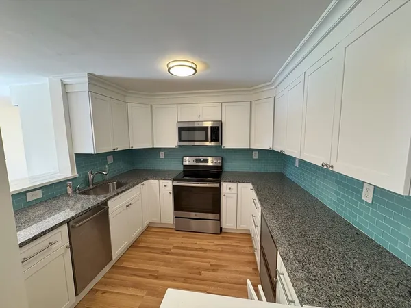 $1,900 | 1321 Worcester Road, Unit 307, Framingham, MA 01701