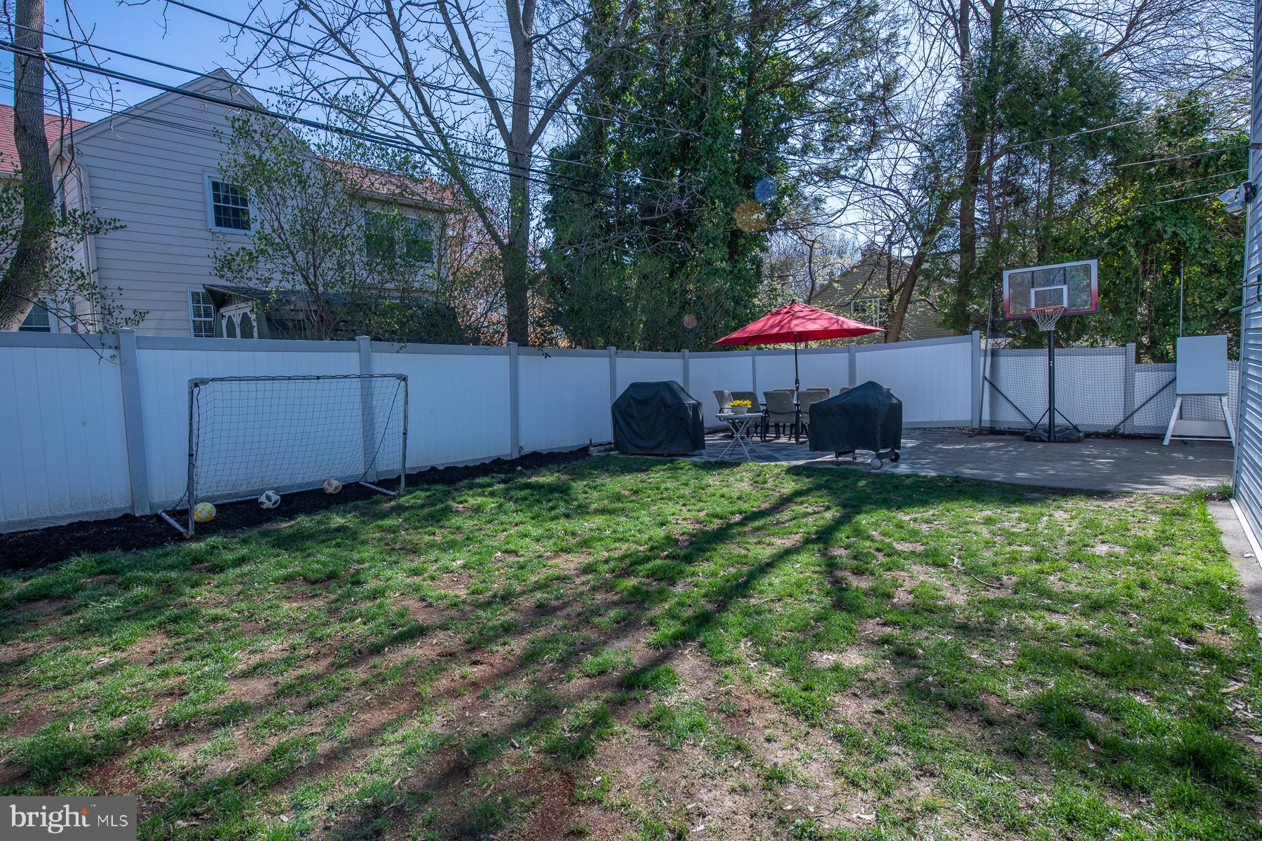 129 Henley Road Wynnewood, PA 19096 - Photo 20 of 43 What a great YARD!