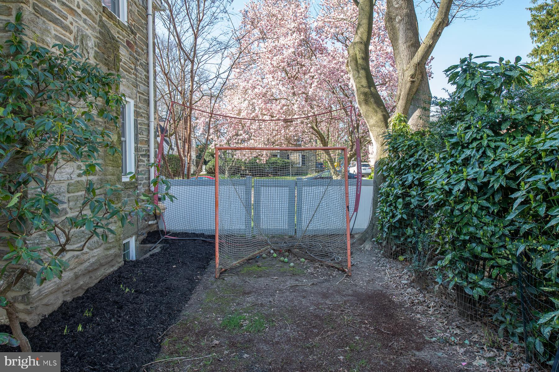 129 Henley Road Wynnewood, PA 19096 - Photo 42 of 43 'L'-shaped Side Yard
