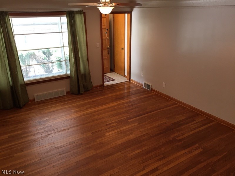 1815 Wrenford Road Cleveland, OH 44121 - Photo 6 of 23