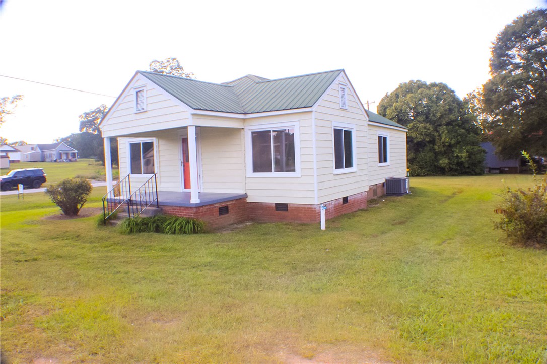 300 Betsy Street Iva, SC 29655 - Photo 45 of 46 Front of House