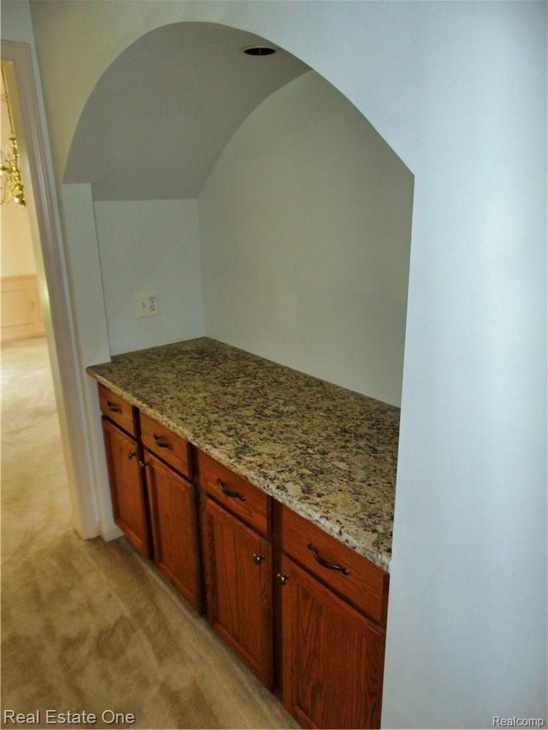 2458 Pleasant View Drive Rochester, MI 48306 - Photo 44 of 68 DSC00537.jpeg