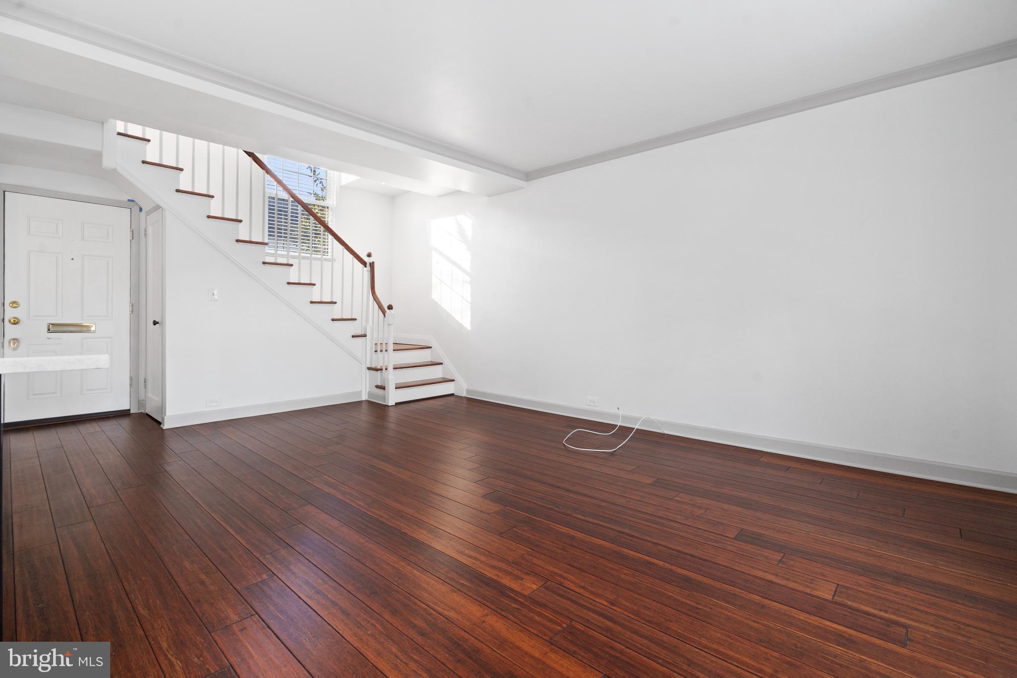 3124 Wellington Road Alexandria, VA 22302 - Photo 3 of 32 Gallery Image 3