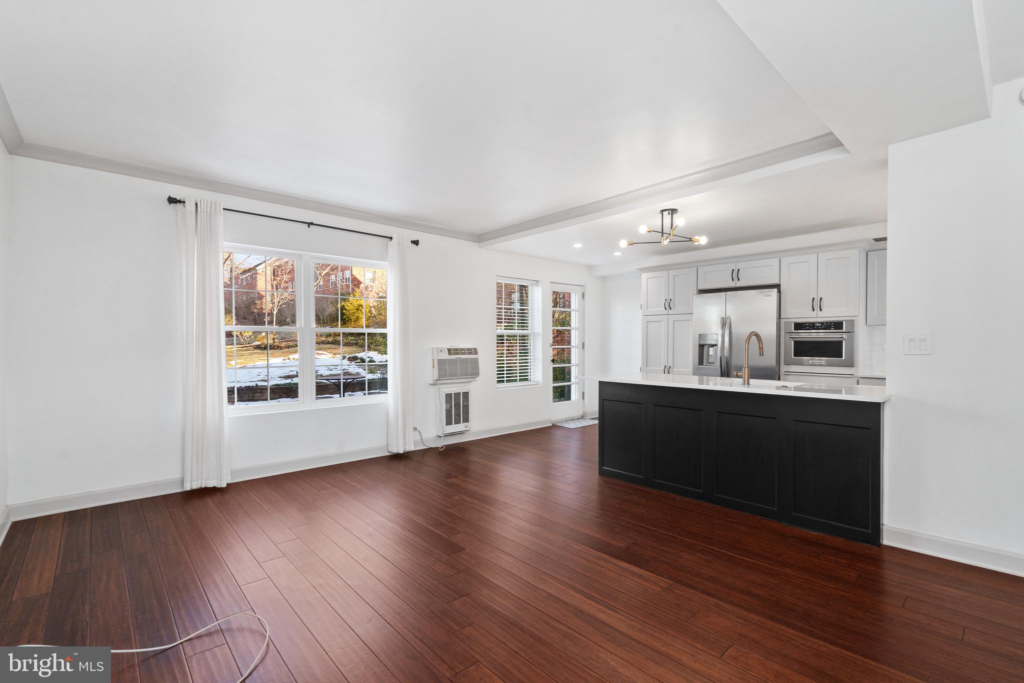 3124 Wellington Road Alexandria, VA 22302 - Photo 5 of 32 Gallery Image 5