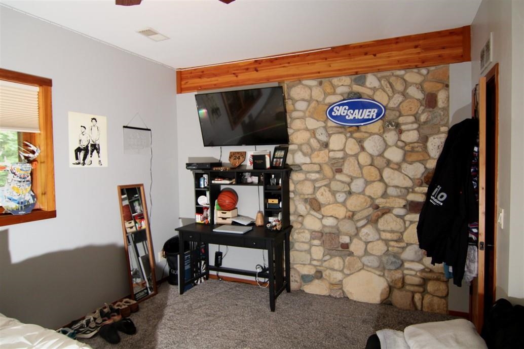 6492 Fitzgerald Road Rockford, IL 61102 - Photo 33 of 44 a view of workspace